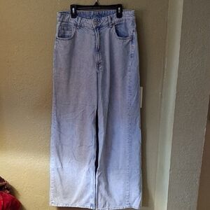 Women's Light Wash Wide Leg Jeans